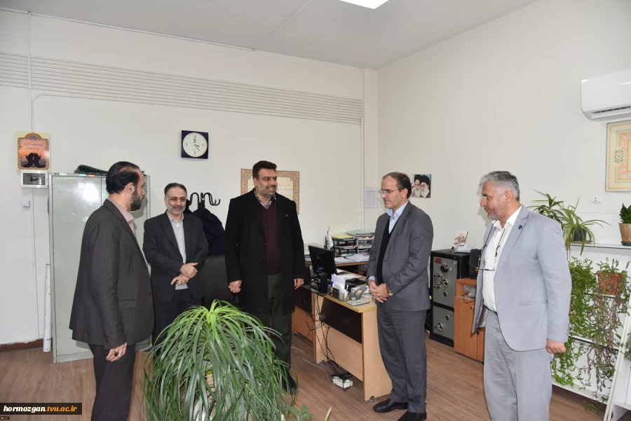 دیدار دکتر خسرویان با همکاران دفتر مرکزی حراست دانشگاه 2