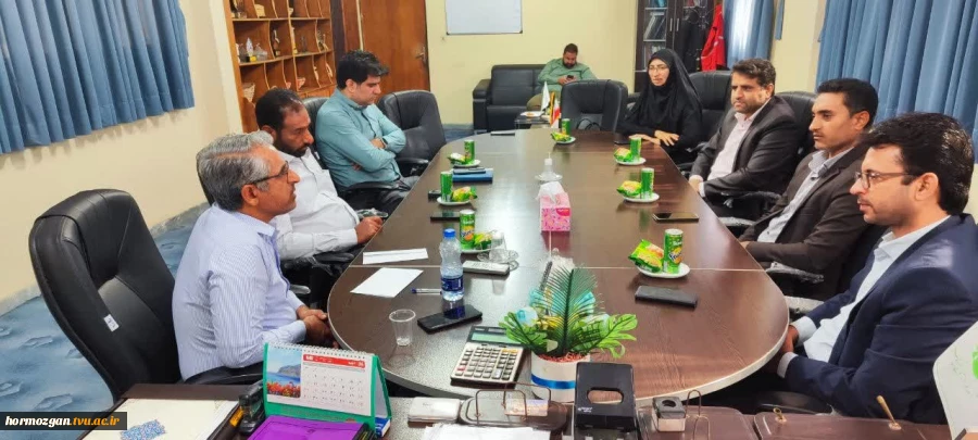 جلسه هماهنگی جهت تشییع و تدفین پیکر مطهر شهید گمنام در آموزشکده فنی و حرفه ای میناب    2