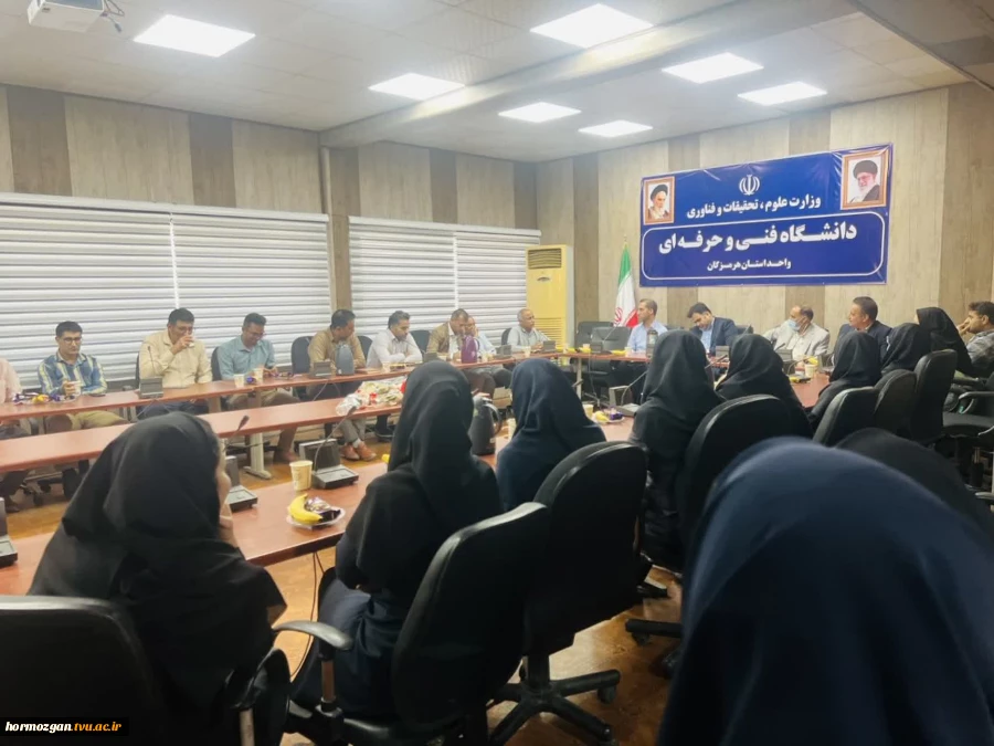 آئین تجلیل از ایثارگران دانشگاه فنی و حرفه ای واحد  استان هرمزگان 4