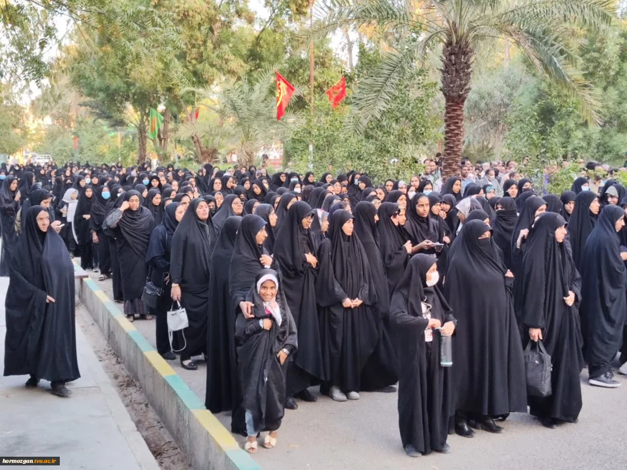 پیکر مطهر شهید گمنام در دانشکده فنی و حرفه ای میناب تشییع و تدفین گردید