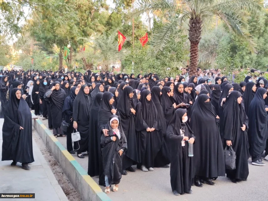 پیکر مطهر شهید گمنام در دانشکده فنی و حرفه ای میناب تشییع و تدفین گردید