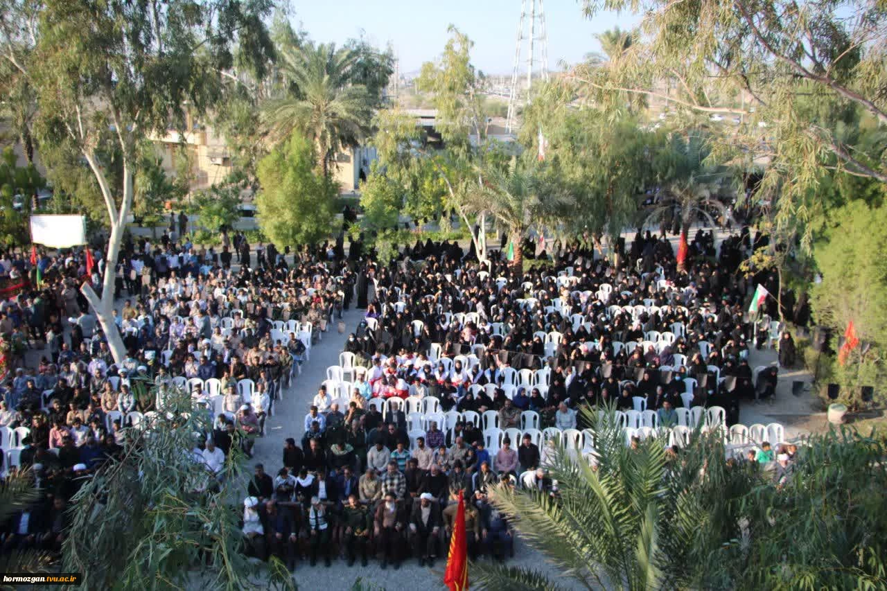 پیکر مطهر شهید گمنام در دانشکده فنی و حرفه ای میناب تشییع و تدفین گردید