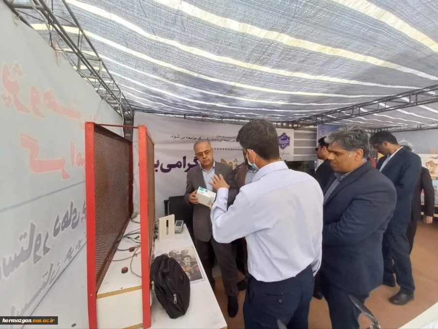 بازدید استاندار محترم ،ریاست محترم دانشگاه ملی مهارت استان و هیات همراه از غرفه دانشگاه ملی مهارت استان هرمزگان به مناسبت هفته پژوهش  3