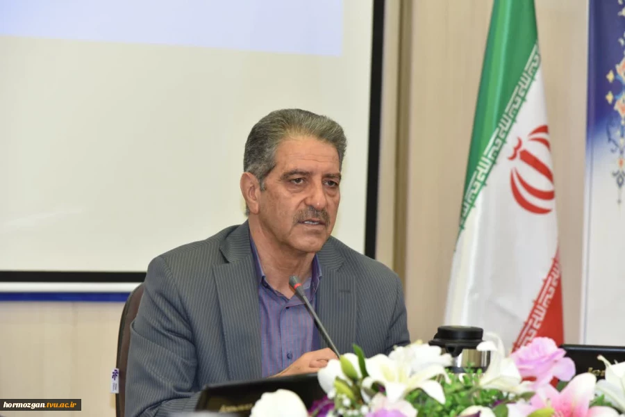 رئیس دانشگاه ملی مهارت در جمع رؤسای دانشکده‌ها و آموزشکده‌های سراسر کشور:
حیات دانشگاه و ارکان آن در گرو ضوابط، مقررات و قوانین است/ هیئت امنا مجلس قانون‌گذاری دانشگاه است/ سیاست دانشگاه تربیت نیروی توانمند اشتعال‌پذیر است/ معرفی دانشگاه به جامعه رسالتی 