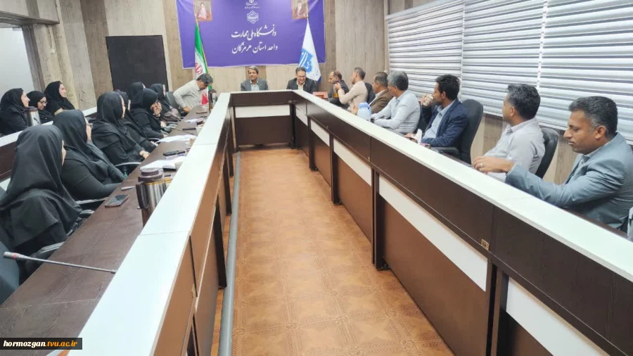 گزارش تصویری دیدار صمیمانه مهندس بهزاد ولی زاده مدیر کل محترم  امور اداری دانشگاه ملی مهارت با کارکنان دانشگاه ملی مهارت استان هرمزگان 3