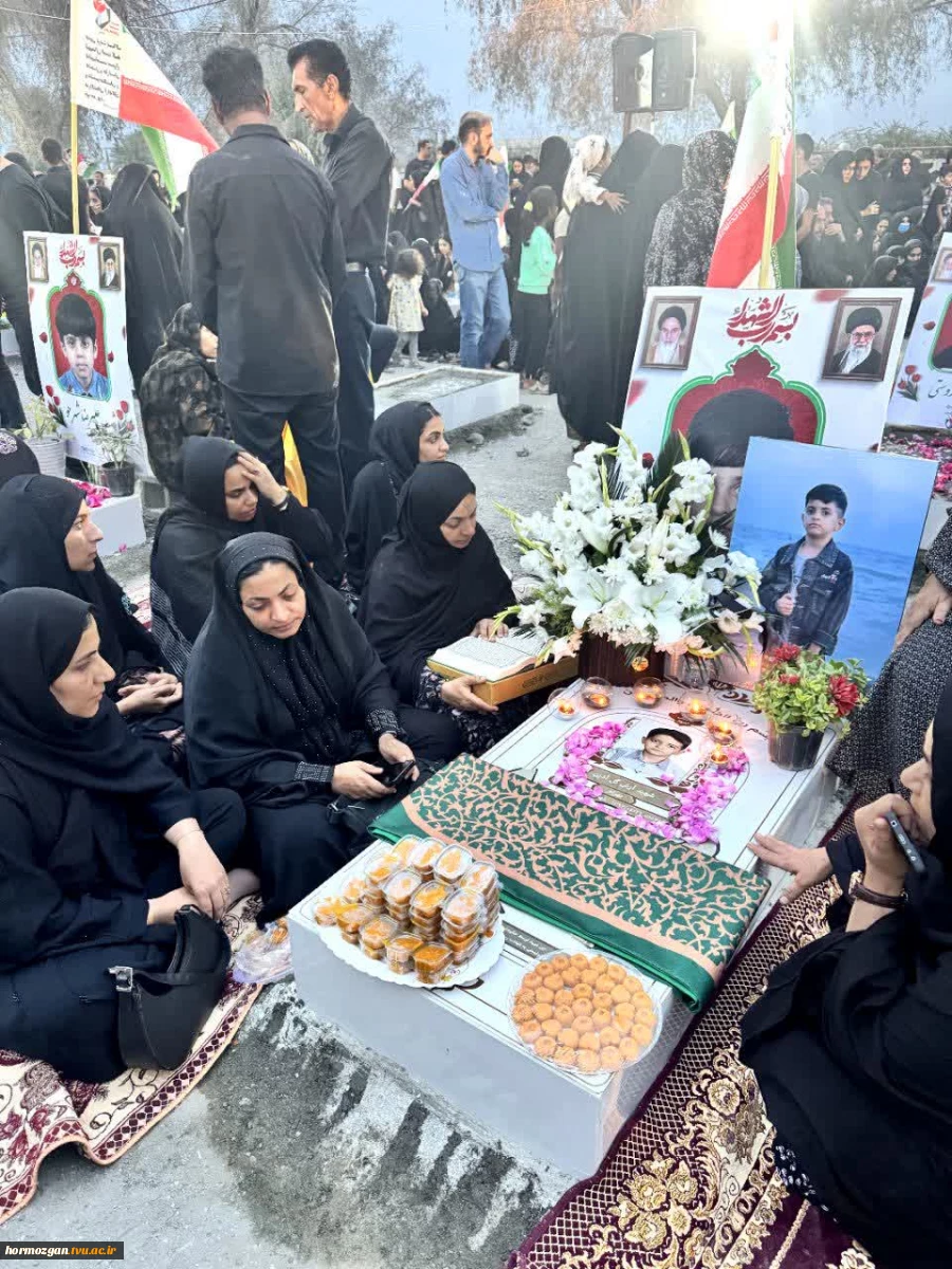 درعزای نوگلان میناب چهل روز کم است یادشان همه عمر سیاه پوشم کرد 2